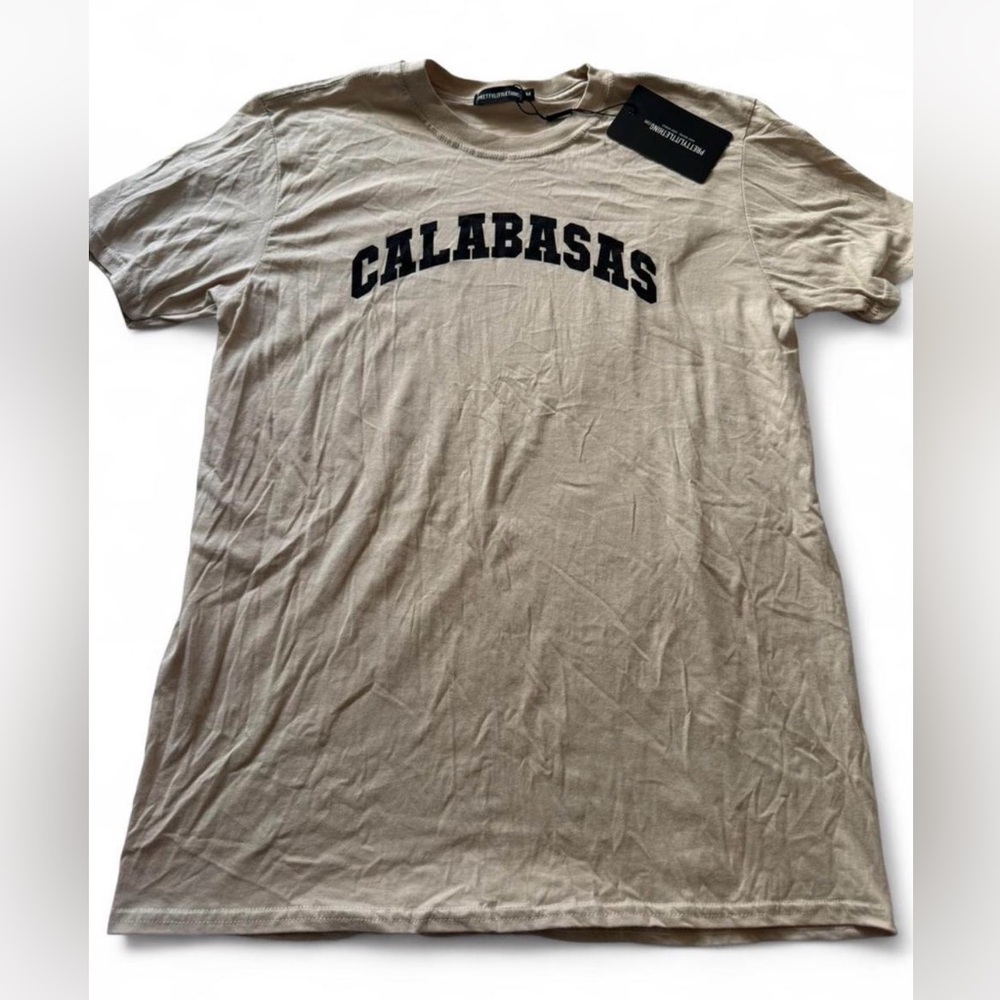 NWT PrettyLittleThing Calabasas Graphic Tee Shirt Beige | Size M